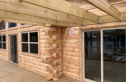 Pocono Summit House | Perfect Ski getaway/Lakefront in Poconos 6 bedroom +Loft, 6.5 bath sleeps 14+