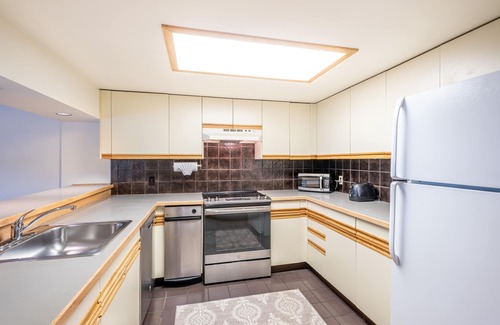 Copper Mountain Condo | Perfect Ski-in/out condo Center Village, Free Parking, WiFi, Amazing views