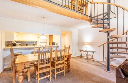 Copper Mountain Condo | Perfect Ski-in/out condo Center Village, Free Parking, WiFi, Amazing views