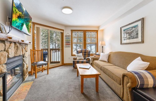 East Kootenay Apartment | Perfect Ski or Bike in-out Hot Tub Pool