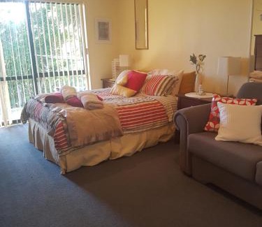 Moetapu Bay House | Perfect Small Bay Peaceful Beach. Great Fishing Boating Oysters