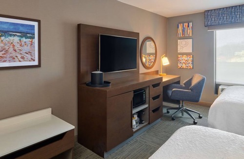 Smithfield Hotel | Perfect Smithfield Retreat with Pool - Free Breakfast | 4 Units