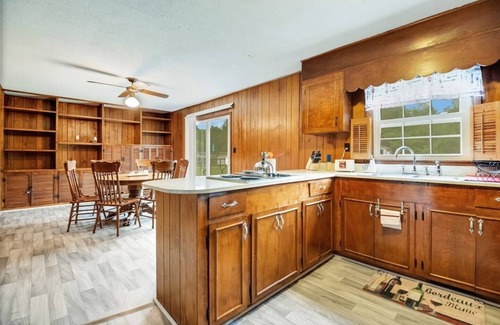 Aberdeen House | Perfect Southern Pines Getaway Near Pinehurst!