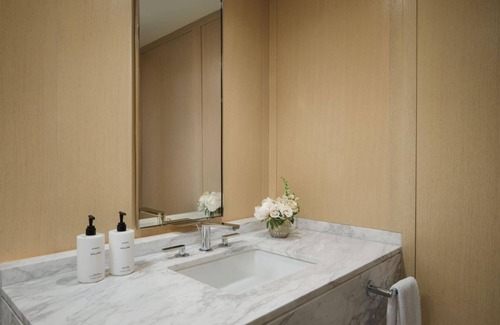 Back Bay East Hotel | Perfect Space to Relax & Retreat! Pet-friendly Property, Minutes to Carson Beach