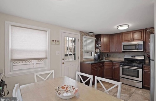 North Beach Haven House | Perfect spot! Cape Cod -1 block to beach and bay with views!