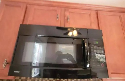 Lynchburg Apartment | Perfect Spot for Graduation! 2 Mi to LU- Renovated 2 Bed 1 Bath