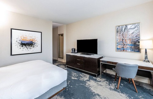 Redwood Shores House | Perfect Spot for Unwinding! Pet-friendly Property and Onsite Pool