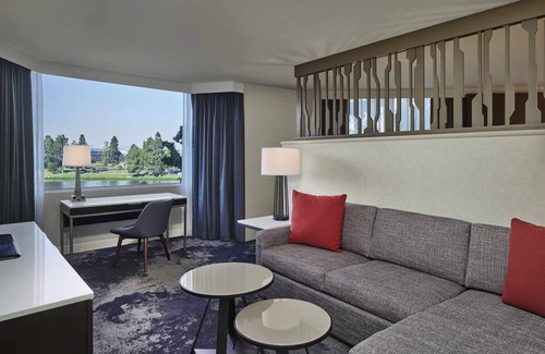 Redwood Shores Hotel | Perfect Spot for Unwinding! Pet-friendly Property w/Onsite Pool