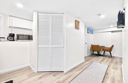 Stamford Apartment | Perfect Stamford Getaway Minutes to Harbor Point!