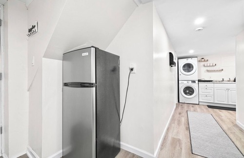 Stamford Apartment | Perfect Stamford Getaway Minutes to Harbor Point!