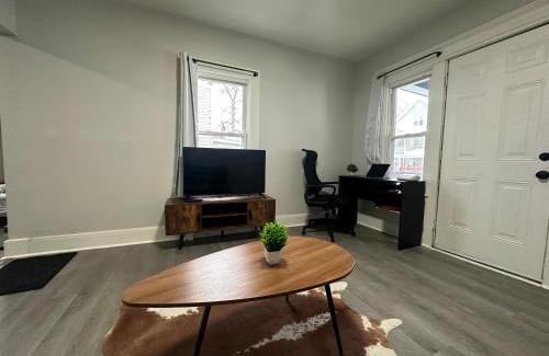 Springfield Apartment | Perfect stay for couples