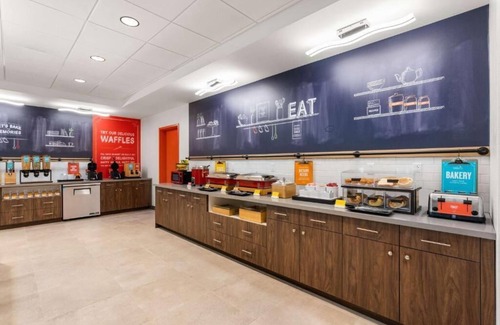 Tigard Hotel | Perfect Stay! Free Hot Breakfast, Pool, Near Portland Art Museum