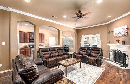 Forney House | Perfect Stay in Ranch-like House with Huge Backyard!