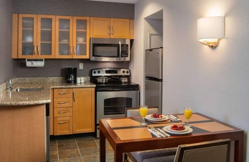 Brentwood Apartment | Perfect Suite for Exploring Nashville's Charm w/Free Breakfast, Pets Allowed!