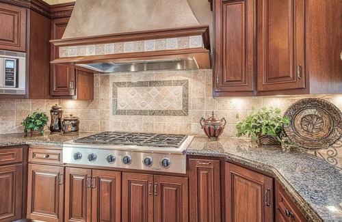 Kingsburg Villa | Perfect Summer Vacation Family Villa in California. Located close to highway 99