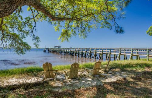 Panacea House | Perfect Summer Vacation/Waterfront Property/Bay Views/Ocean Views/Boat Dock/Kayak/Dog Friendly!