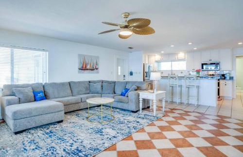 Panacea House | Perfect Summer Vacation/Waterfront Property/Bay Views/Ocean Views/Boat Dock/Kayak/Dog Friendly!