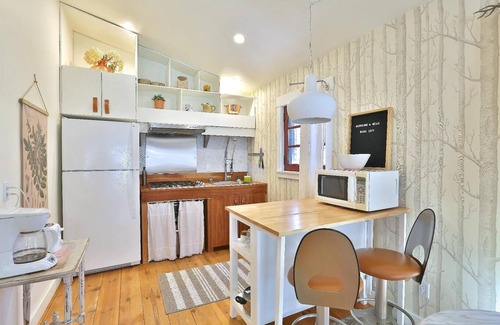 Ayers Cliff Apartment | Perfect Summer Weekend Loft in the ❤️ of the Eastern Townships