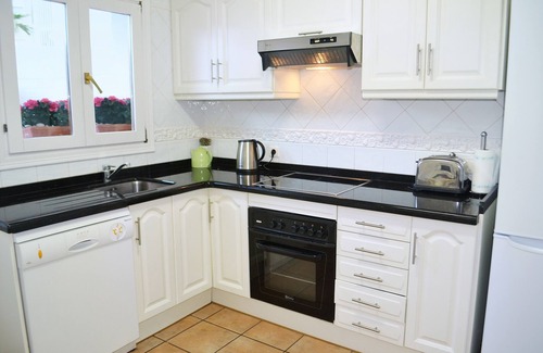 Javea House | Perfect Summer/Winter let.Ideally Located for Beach/Rests/Shops. Air Con/Wi-f
