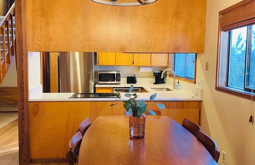 Sunriver House | Perfect Sunriver getaway! 2 bed, 2 bath near Village.