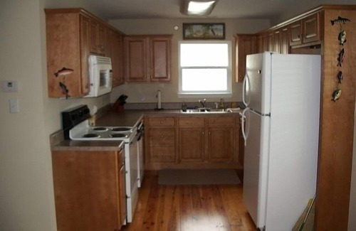 Foley Cabin | Perfect time to go fishing! Beaches are still warm too. Book now!