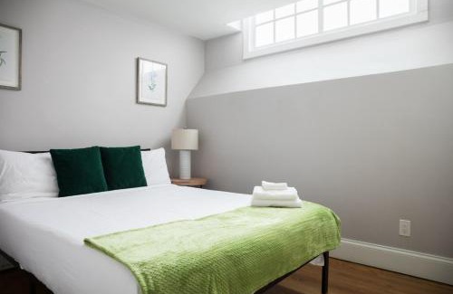 Theatre District Apartment | Perfect Traveling Nurse Housing in Theatre District