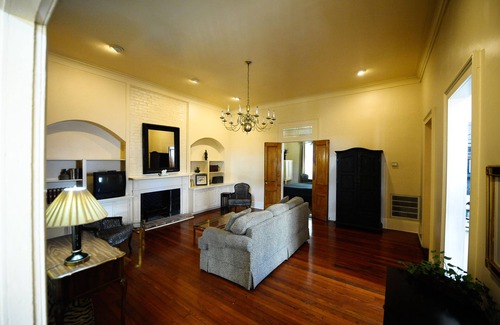 Faubourg Marigny Hotel | Perfect Unit for Jazz Fest New Orleans!