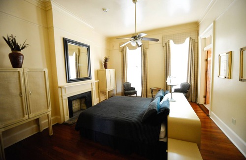 Faubourg Marigny Hotel | Perfect Unit for Jazz Fest New Orleans!