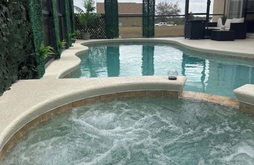 Davenport House | Perfect Vacation Deluxe Home,Spacious 5-bedroom with AC in terrific Davenport