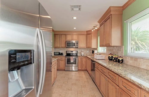 Venice Gardens House | Perfect vacation home 3 miles from beach.
