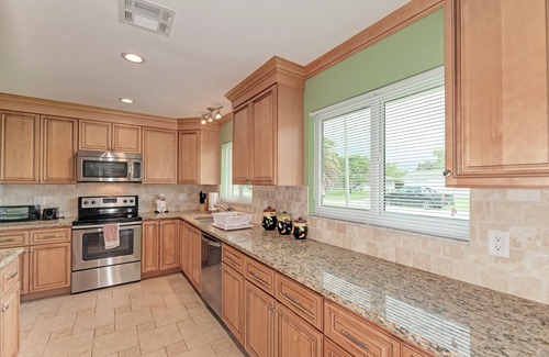 Venice Gardens House | Perfect vacation home 3 miles from beach.
