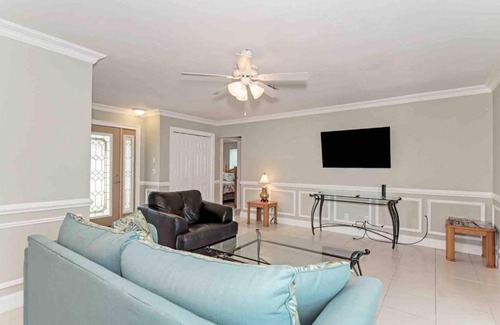 Venice Gardens House | Perfect Vacation Home near beach