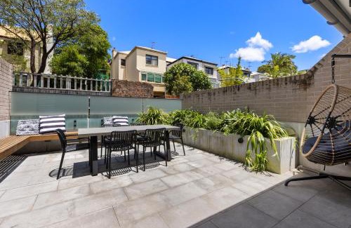 Glebe Apartment | Perfect Vacation Home w Terrace & Private Garage