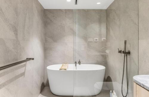 Glebe Apartment | Perfect Vacation Home w Terrace & Private Garage