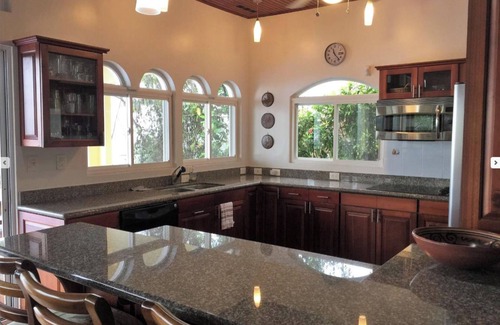 Ballena House | Perfect viewing of migrating Pacific whales, from the hills above Ojochal