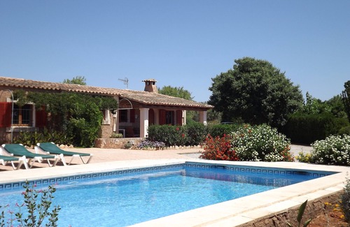 S Horta House | Perfect villa with pool and garden near the beach