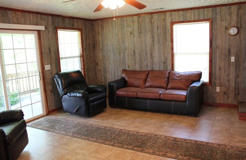 Broaddus House | Perfect "WATERFRONT" Get Away To Create Wonderful Memories on Lake Sam Rayburn