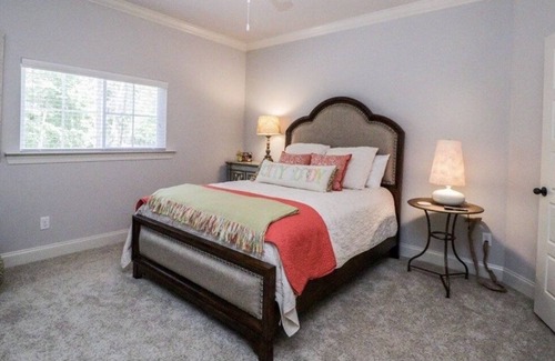 Oxford Condo | Perfect Weekend Getaway, 3 Bedrooms, 3.5 Baths, Sleeps 8