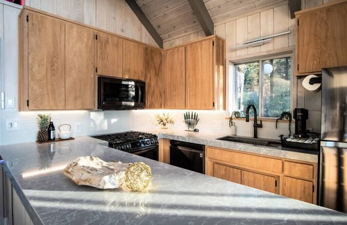 Springville House | Perfection: Private Giant Sequoias, 100 Mile Views