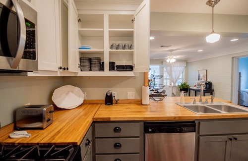 North Little Rock House | Perfectly Located 3BD in Historic Park Hill