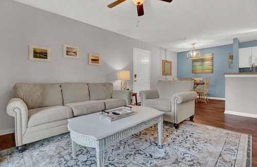 Mount Pleasant Apartment | Perfectly located just a short distance to beach and downtown Charleston