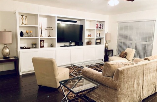 Schertz House | Perfectly located 3BR (no steps) - sleeps up to 7