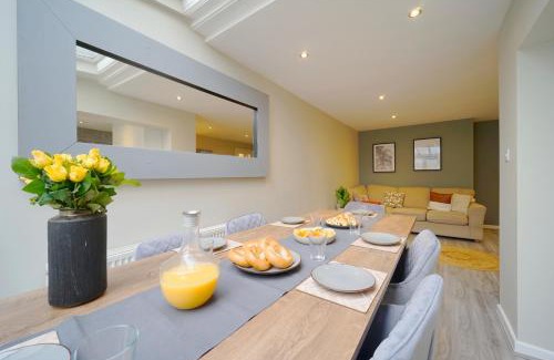 Wetherby House | Perfectly located 4 bed town house in central Wetherby sleeps 8