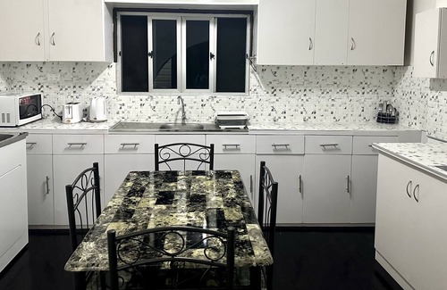 Northern Division Apartment | Perfectly located holiday home for a big family