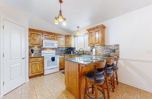 Pocatello House | Perfectly located home with mountain views, gas fireplace, patio, & streaming