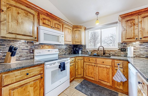 Pocatello House | Perfectly located home with mountain views, gas fireplace, patio, & streaming