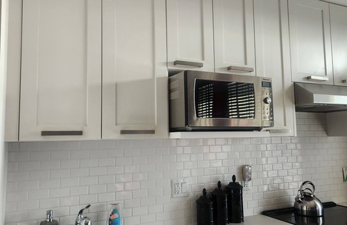 Langley Apartment | Perfectly Located in the heart of Langley entire 1 bdrm Condo!