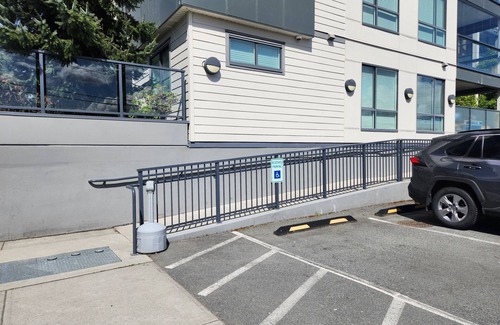 Langley Apartment | Perfectly Located in the heart of Langley entire 1 bdrm Condo!