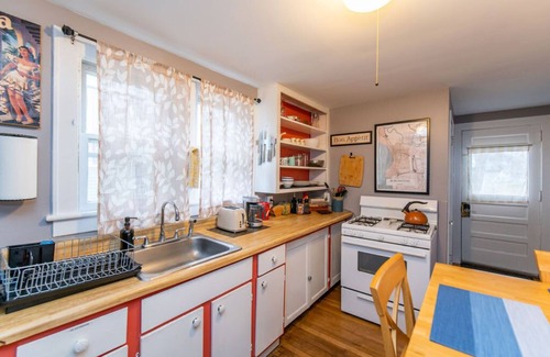 Old North End Apartment | Perfectly Located Private Apartment