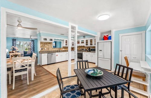 Snug Harbor Estates House | Perfectly Located Beachside Oasis W/Fire Pit + Patio + BBQ Grill! 🌴